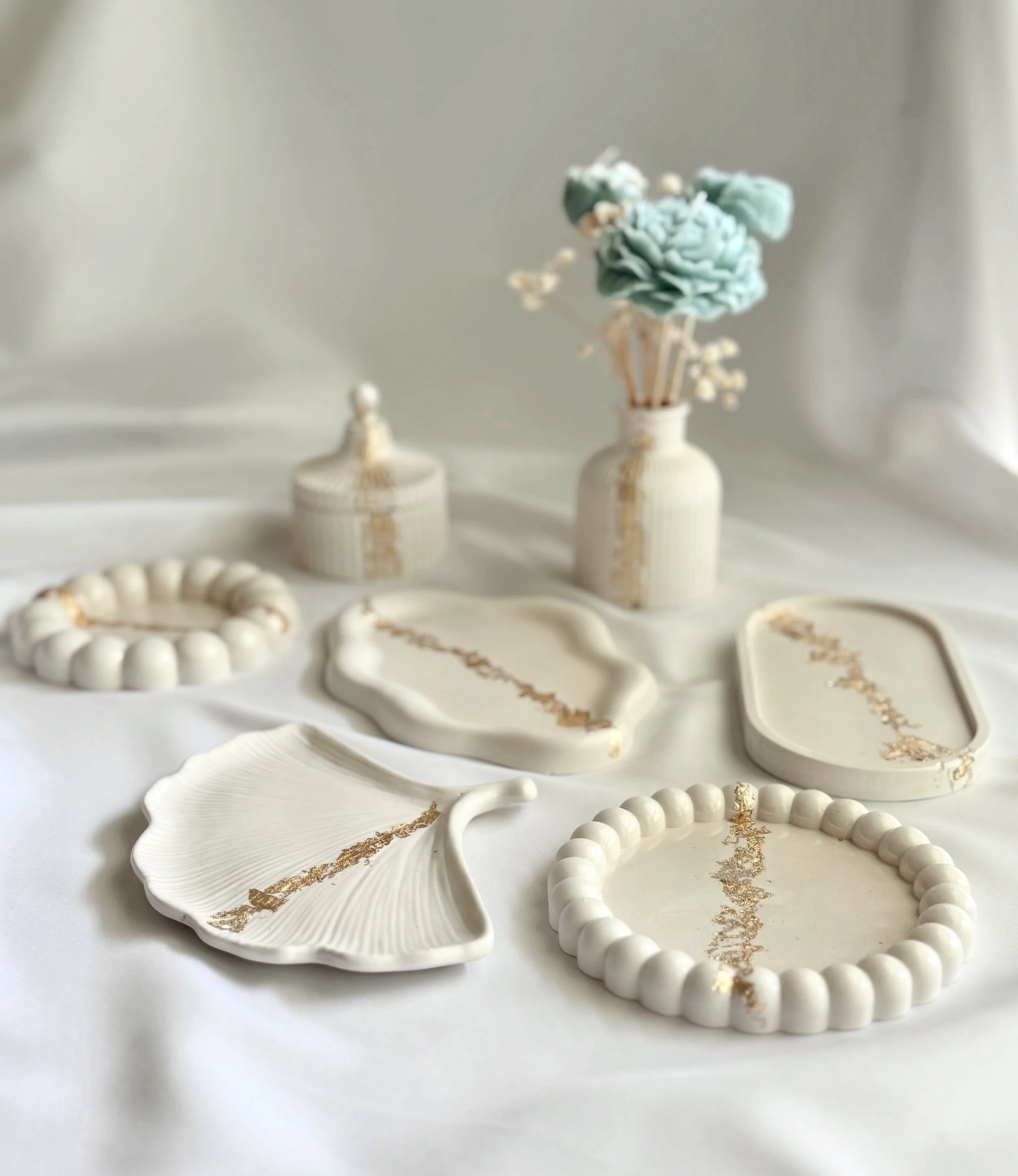 Touch of Gold Hydrostone - Image 1