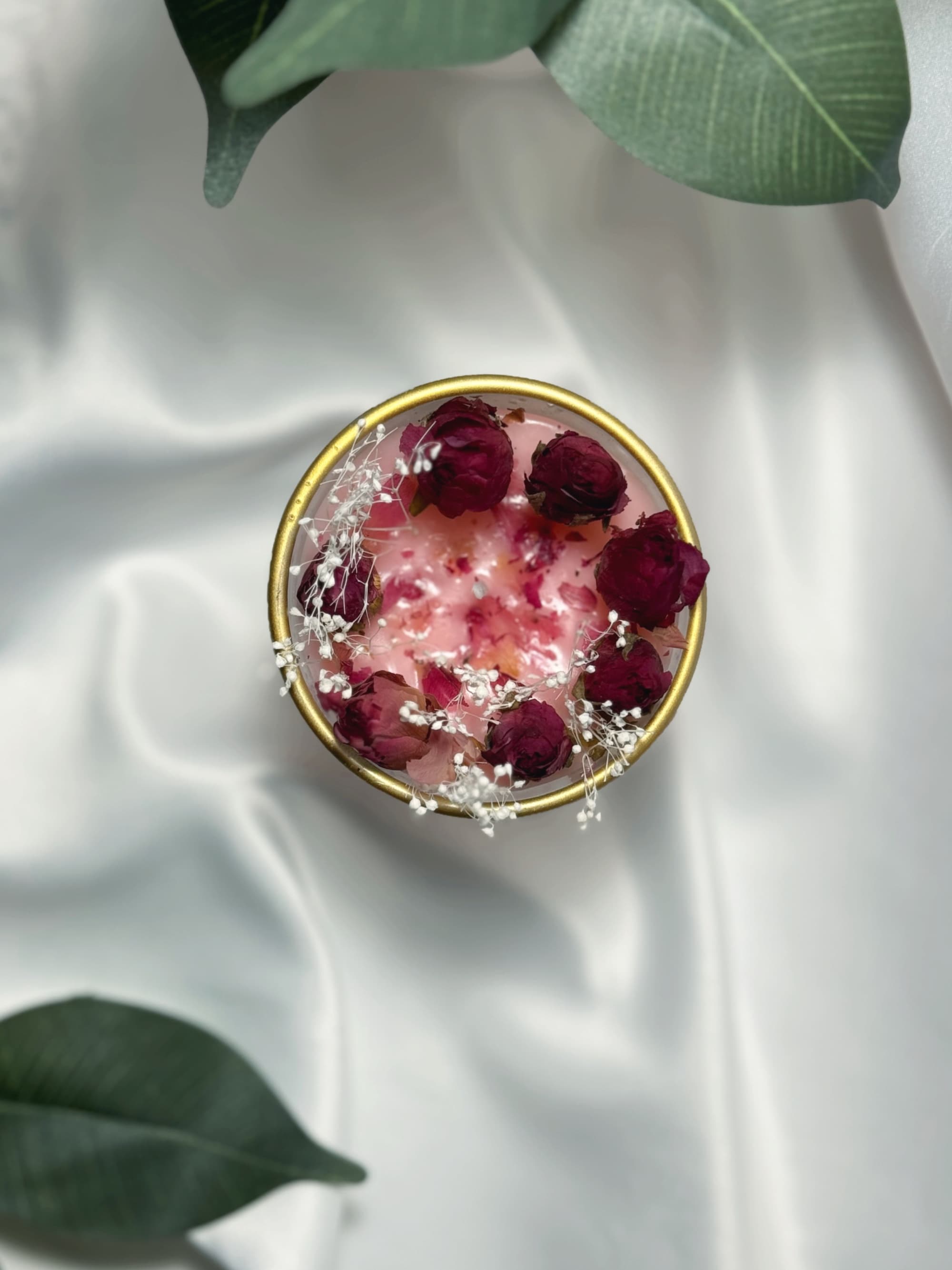Rose Petals Candle - Image 1