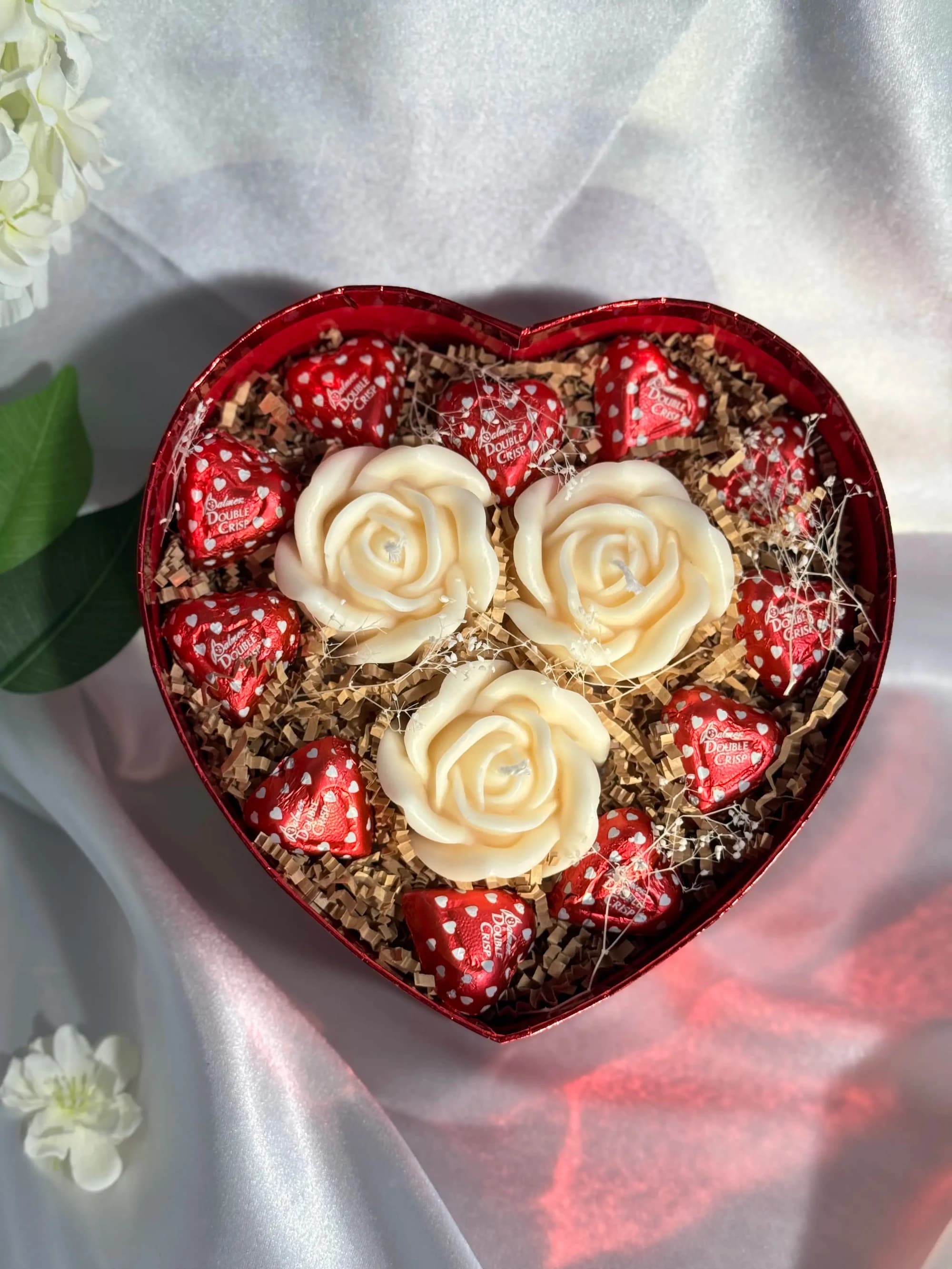 White Rose Candles Heart Box - Image 1